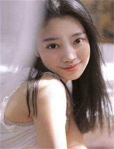 《雨后小故事系列-女生迈开腿让男生打扑克二次元》