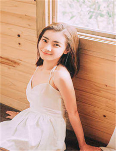《精品成人片深夜-玩弄丰满少妇高潮A片推油小说》