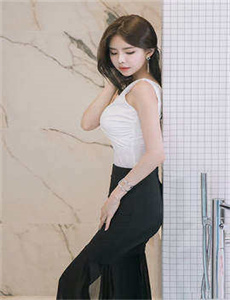 《julia sheer-同学要做吗po爱喝花茶的小酥肉》